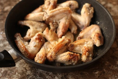 Крылышки на сковороде с хрустящей корочкой рецепт с фото пошагово классический