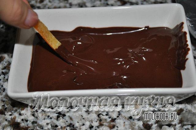 Шоколад, растопленный в духовке