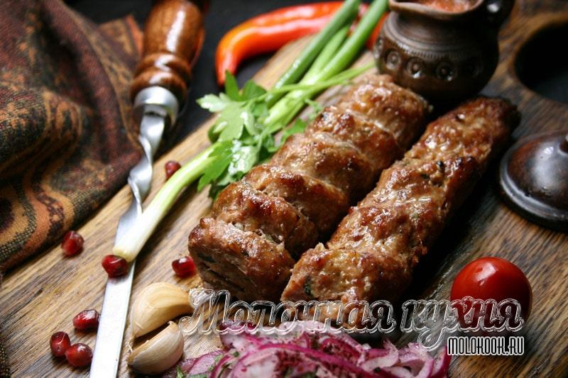 5 рецептов приготовления люля-кебаба из фарша свинины на мангале в домашних условиях