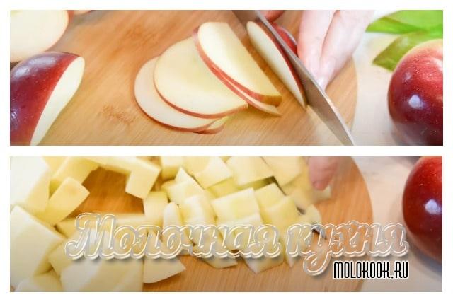 Порезать яблоки кубиками и слайсами